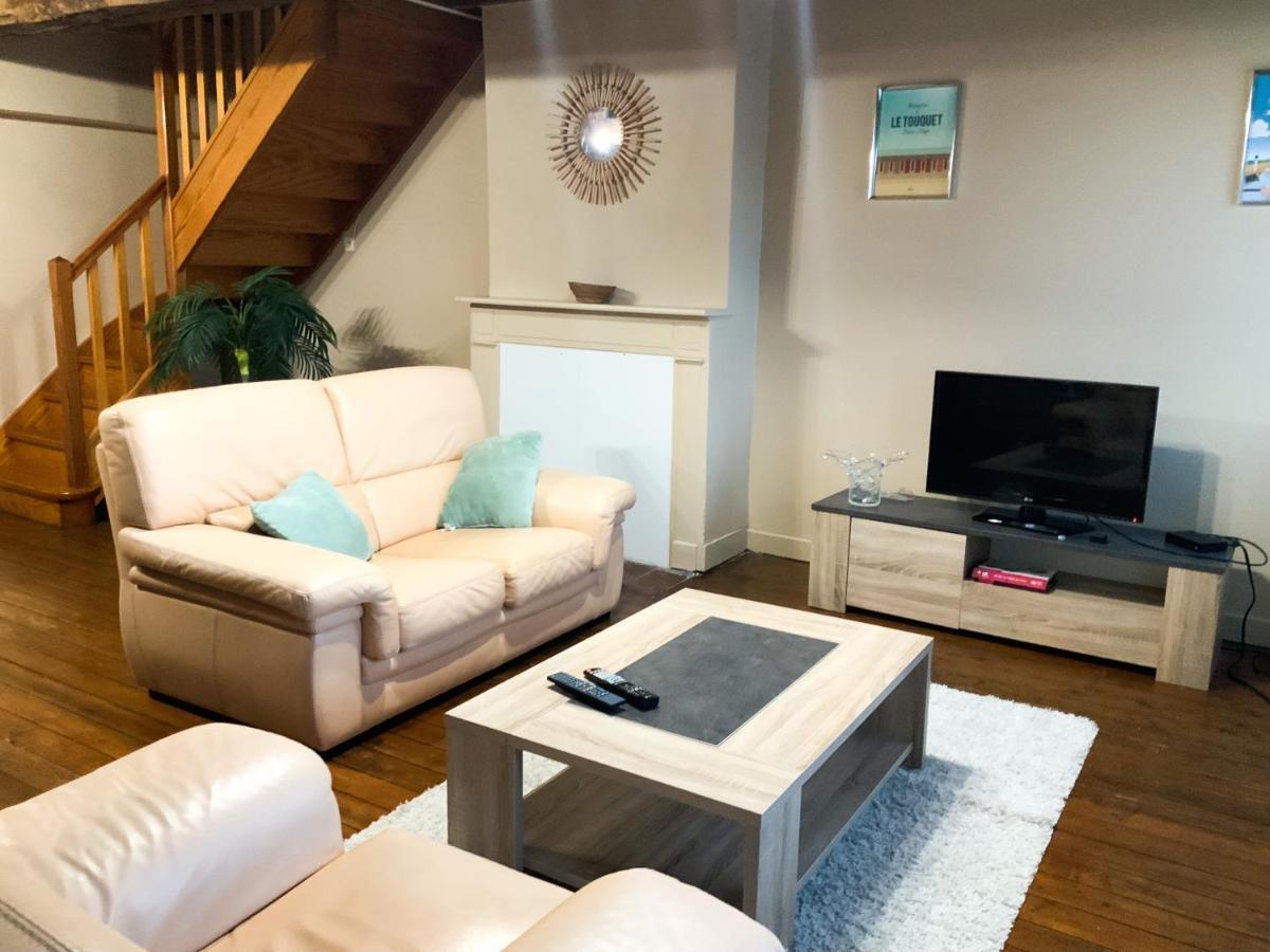 Grand Appartement Idealement Situe 7 Places Desvres Exteriér fotografie